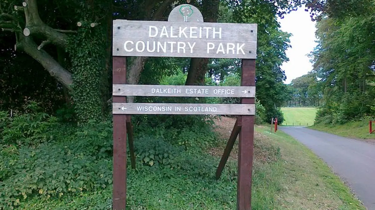 Dalkeith Country Park woodland and paths